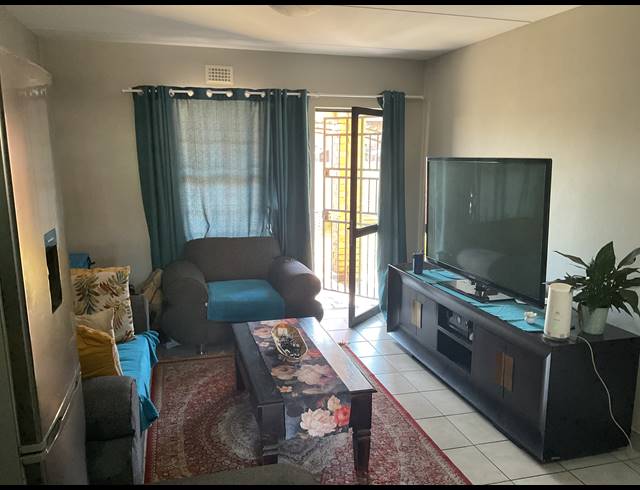 2 BEDROOM APARTMENT FOR SALE IN HEUWELOORD